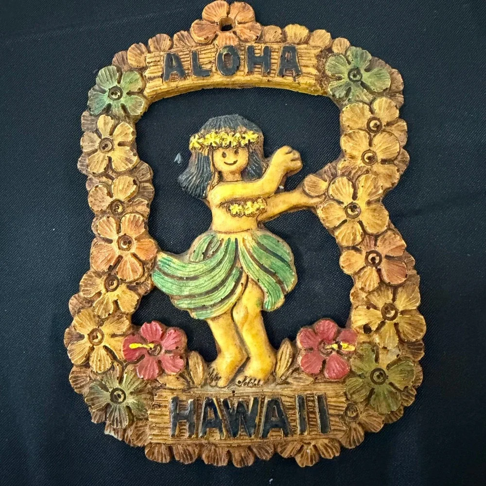 Vintage Aloha Hawaii Hula Girl Wall Plaque Tropical Floral Resin Decor